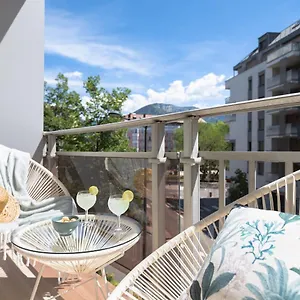 Bora Bora Free Parkplace , Annecy France
