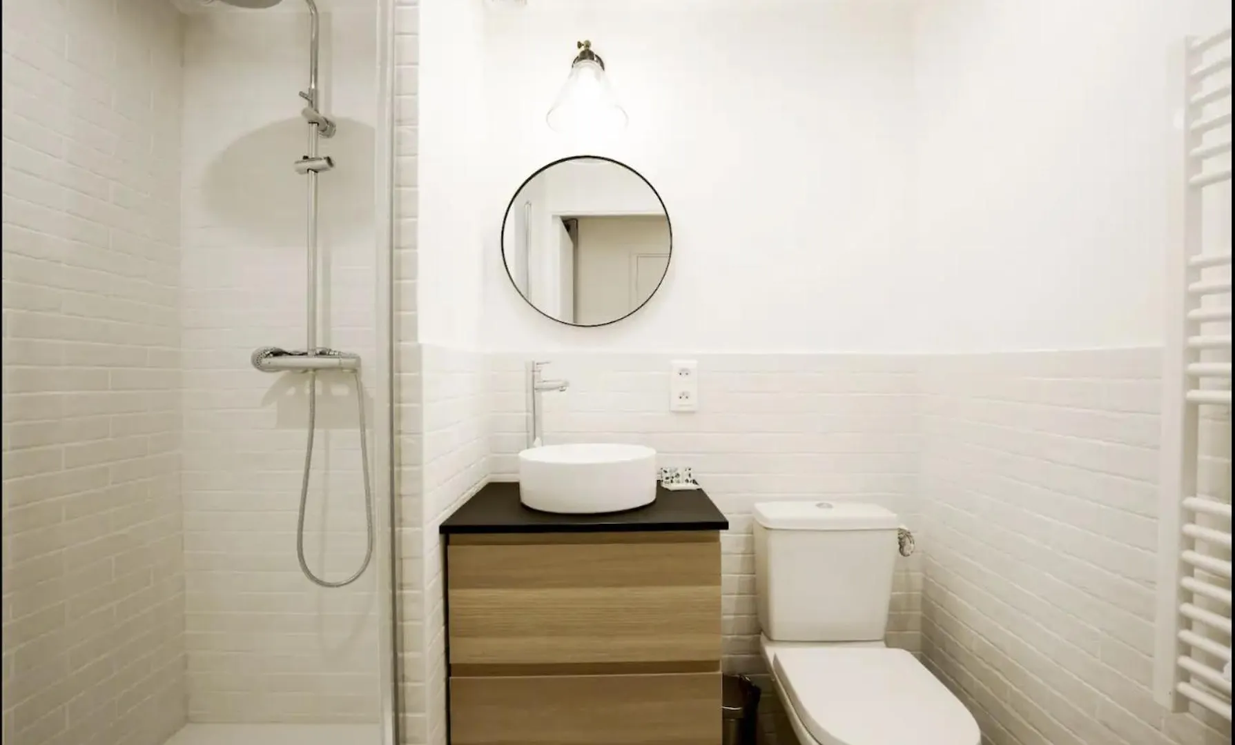 Enchanting Parisian Residence 0*,  Francia