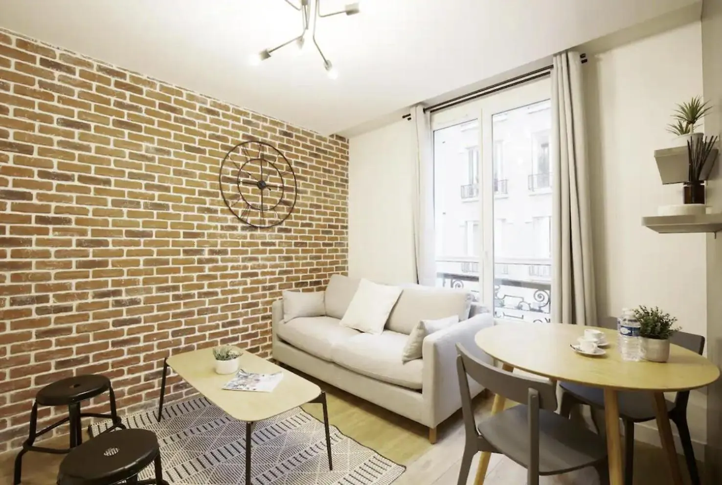 Enchanting Parisian Residence Apartment
