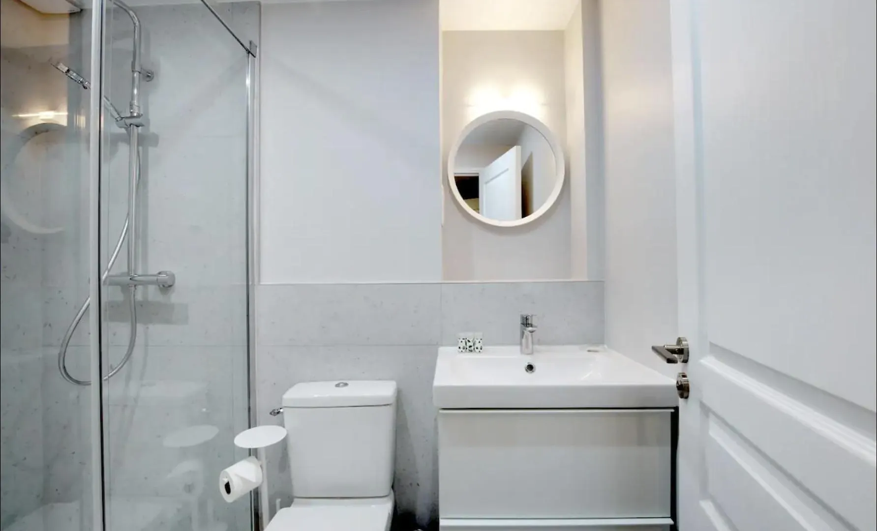 Enchanting Parisian Residence 0*, Paris