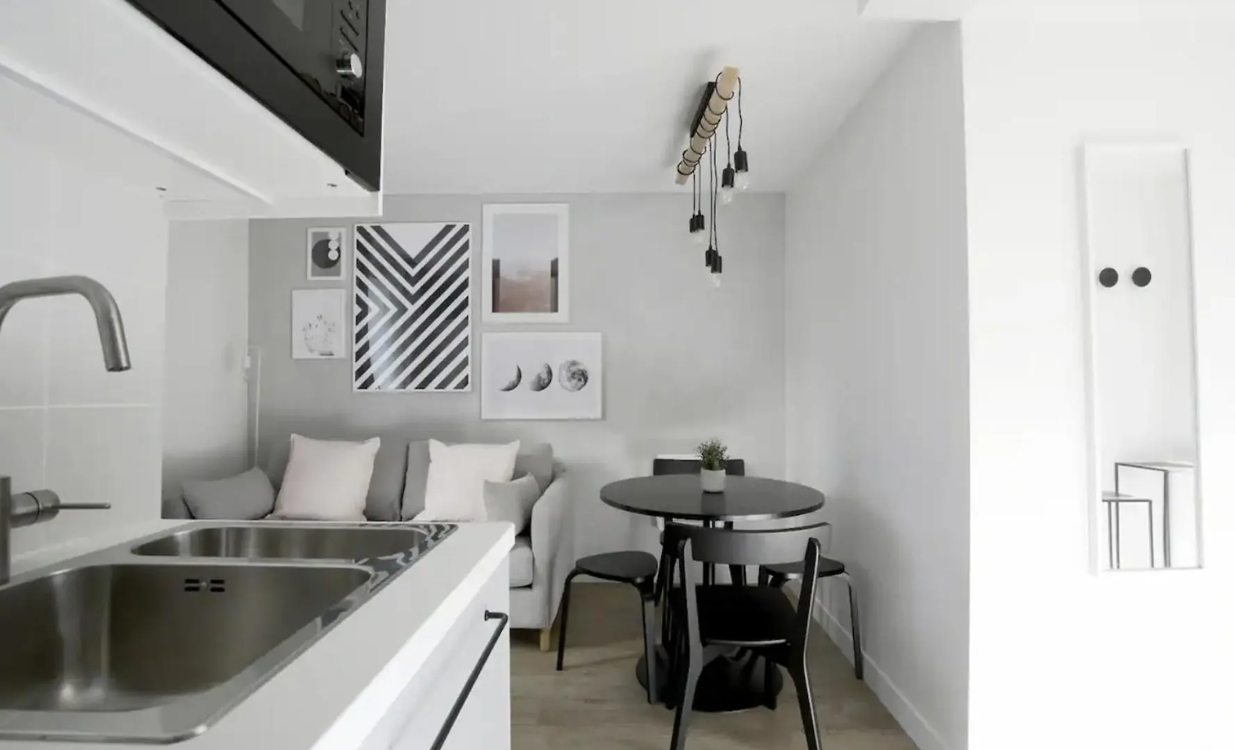 Enchanting Parisian Residence 0*, Paris France