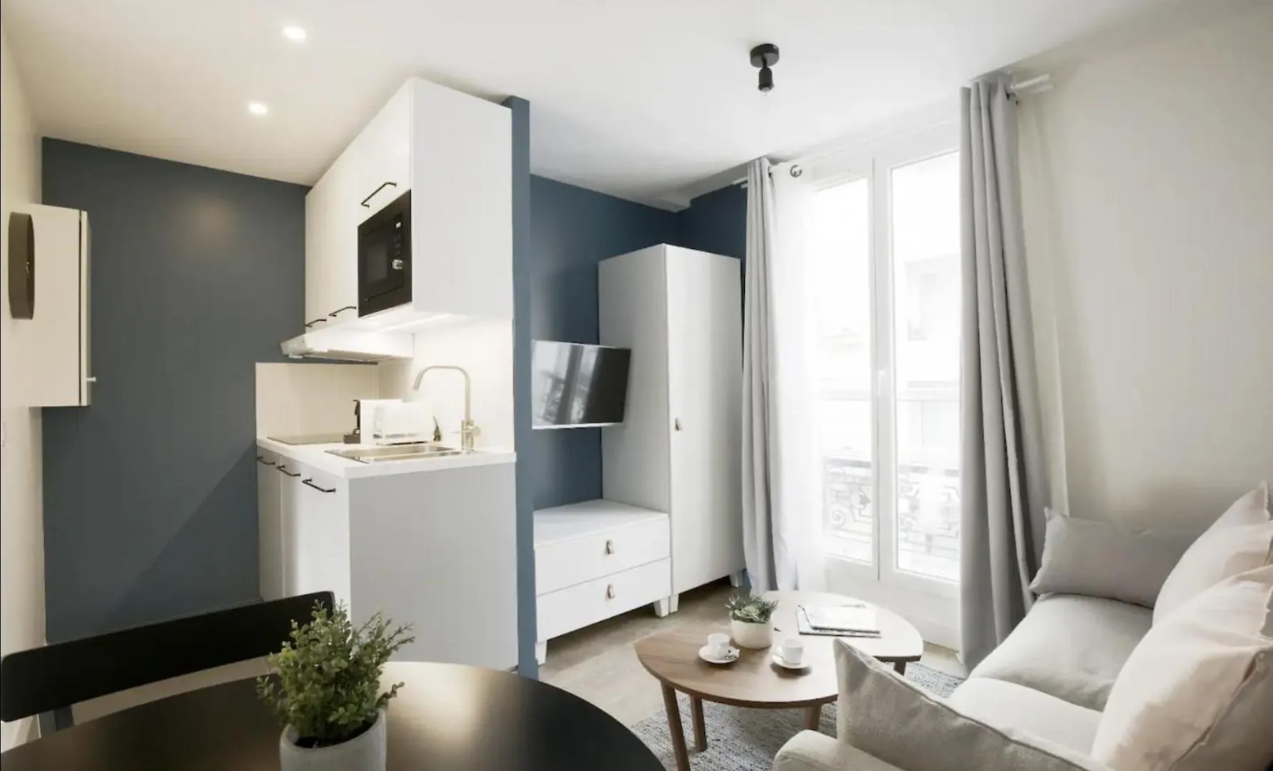 Enchanting Parisian Residence Apartment