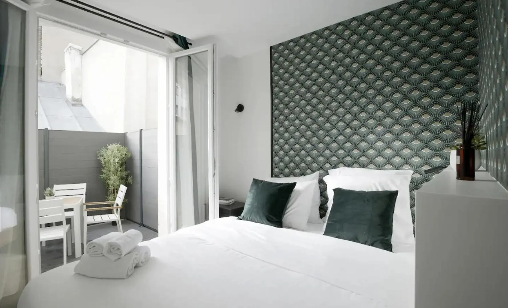 Apartment Enchanting Parisian Residence France